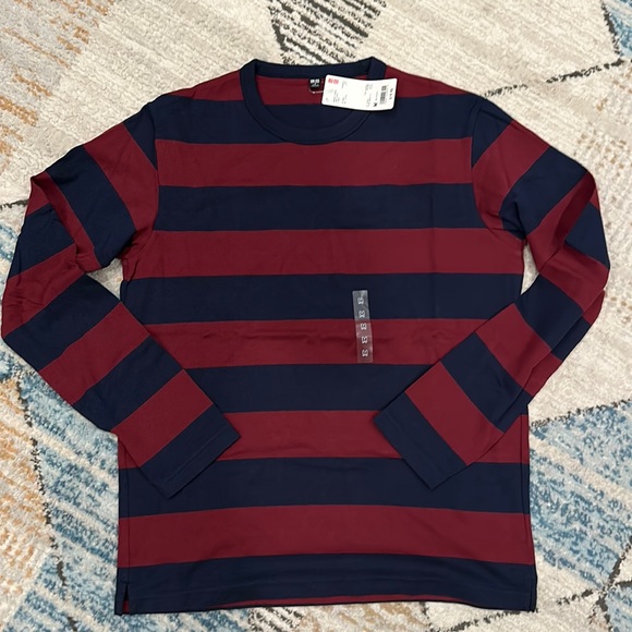 Other - Uniqlo striped sweater men’s medium